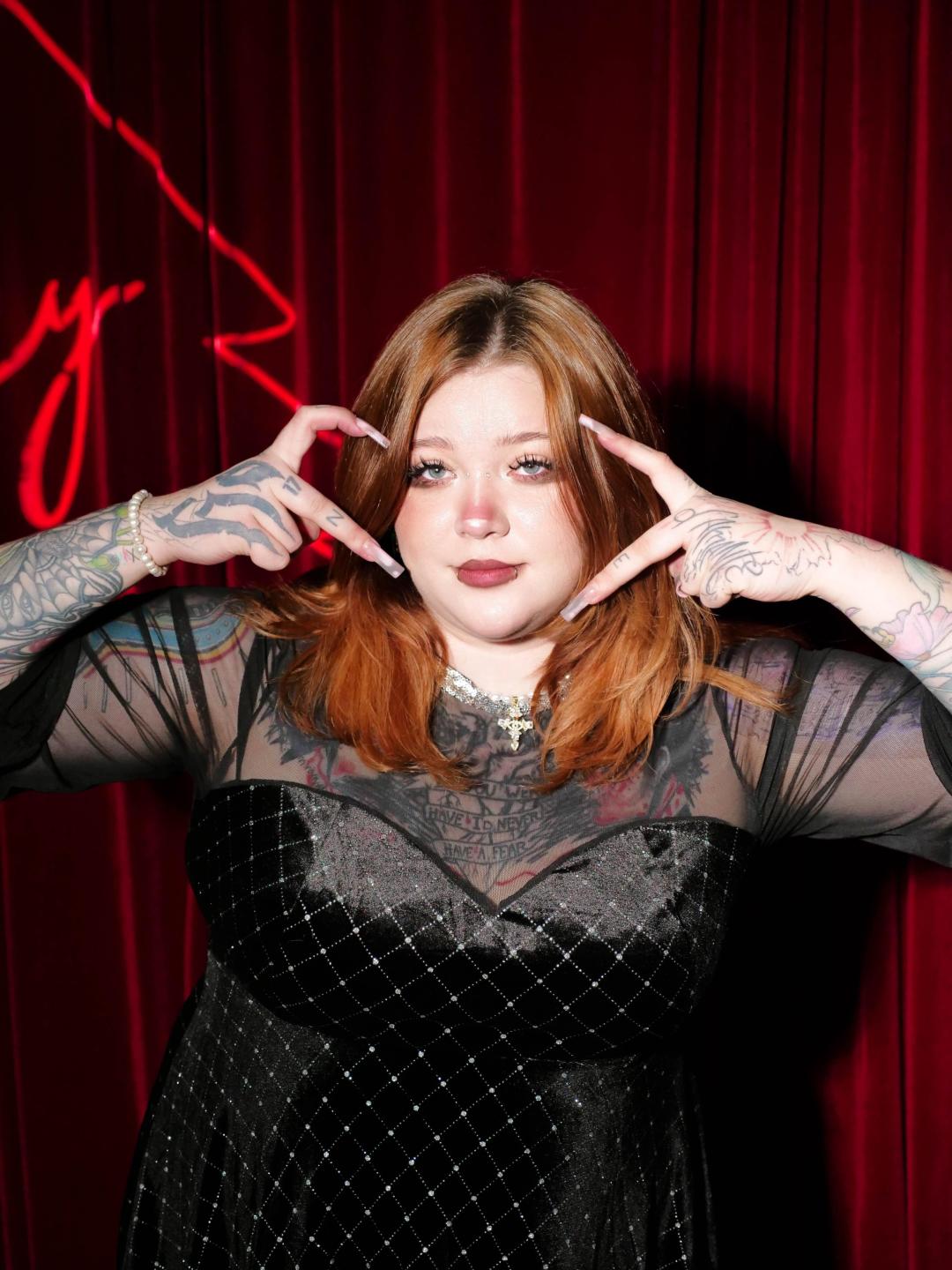 Image of cam model YoureGift from XloveCam