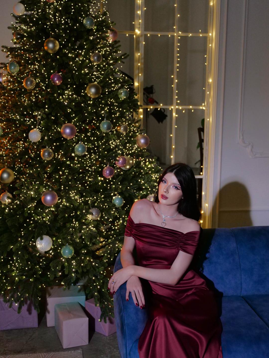 Image of cam model RoxyHopper from XloveCam