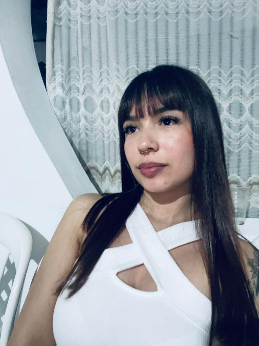 Image of cam model EileenSwift from XloveCam