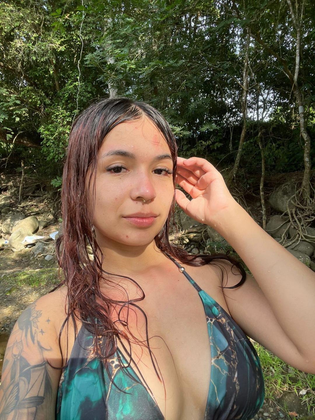 Image of cam model EileenSwift from XloveCam