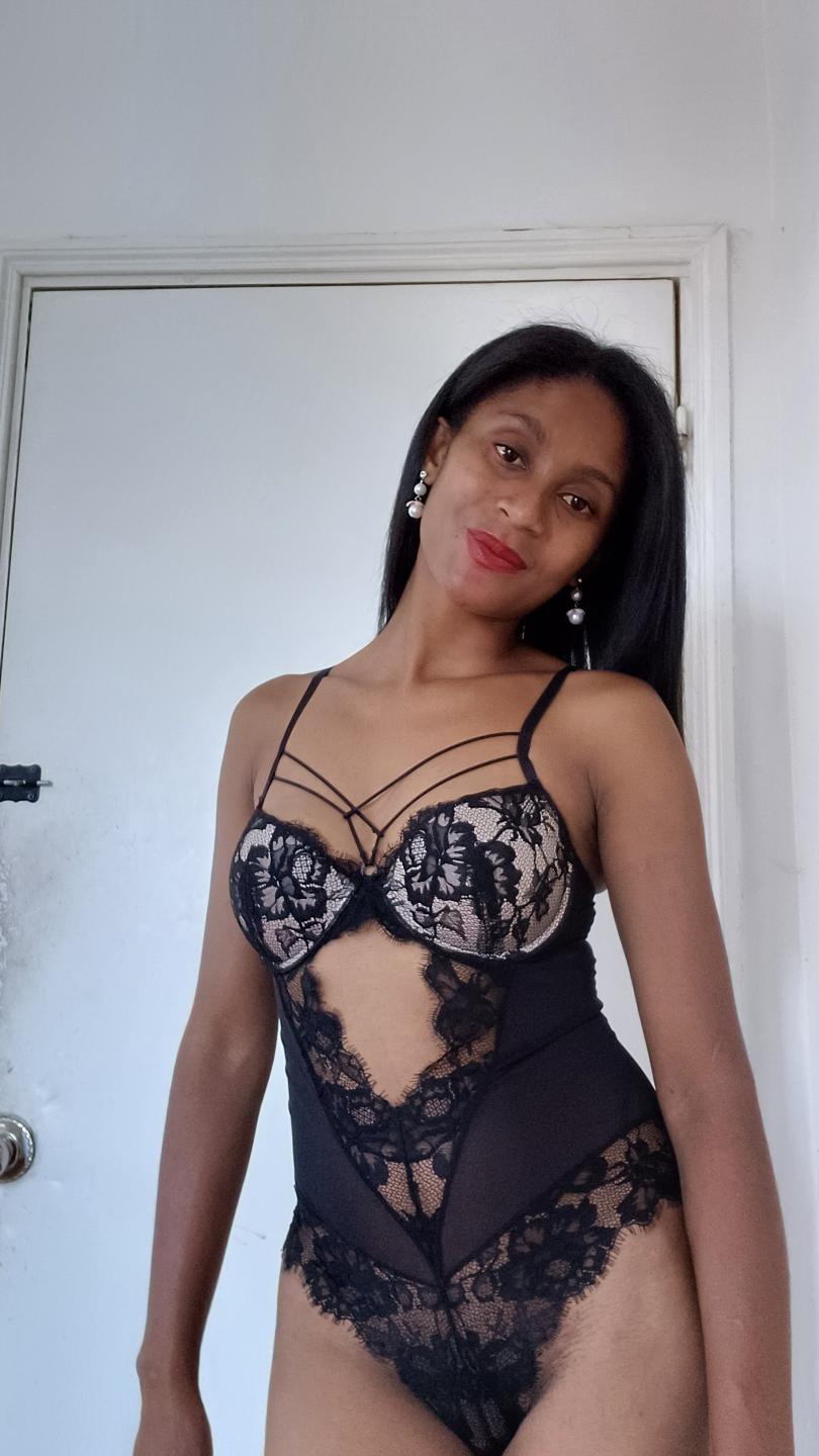 Image of cam model PerlaLouisa from XloveCam