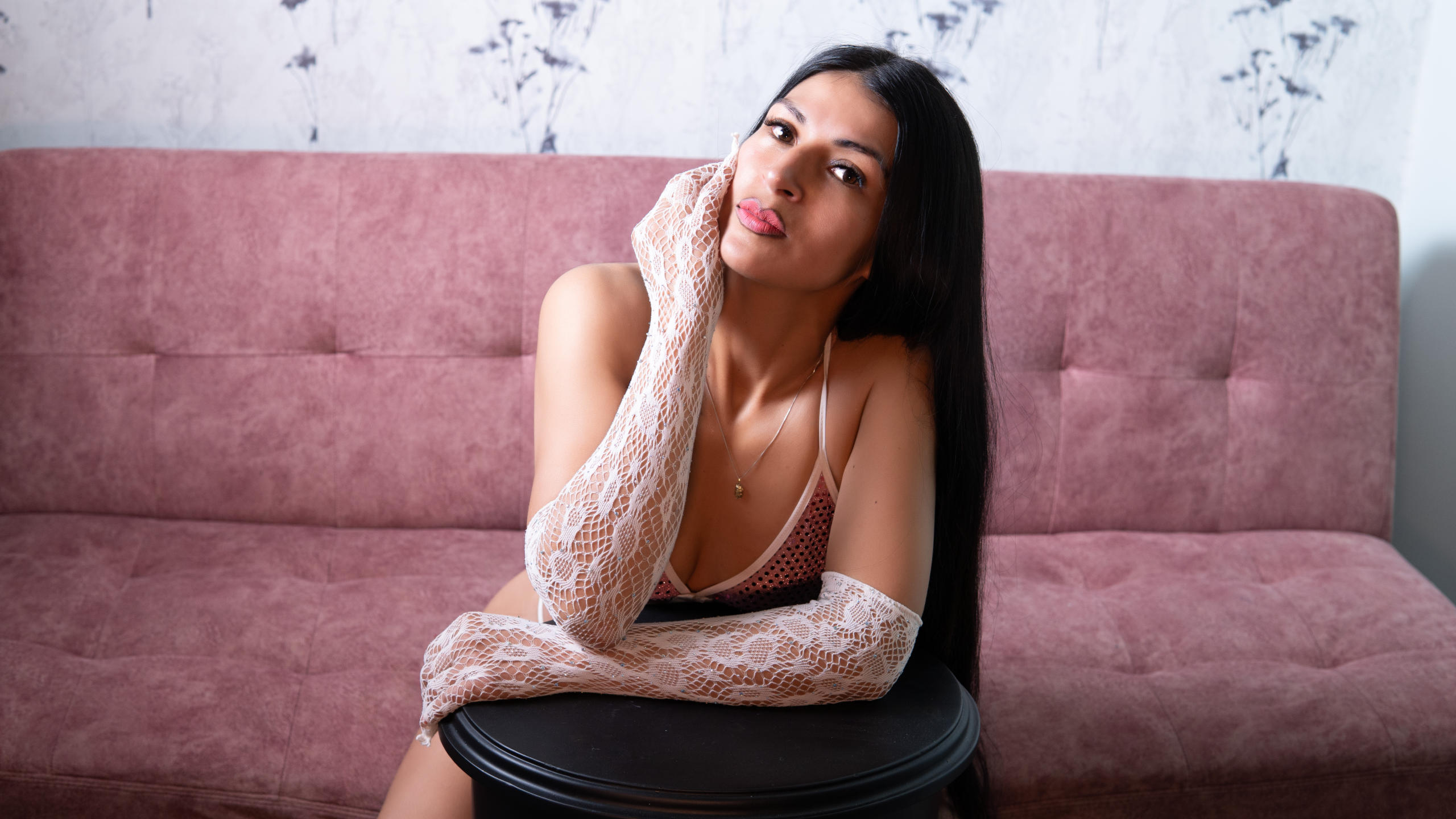 Image of cam model TarahJune from XloveCam