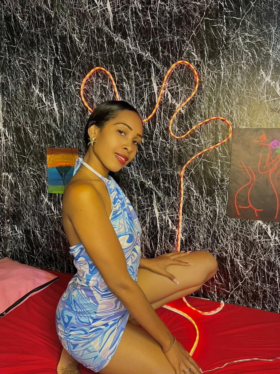 Image of cam model CherieSauvage from XloveCam