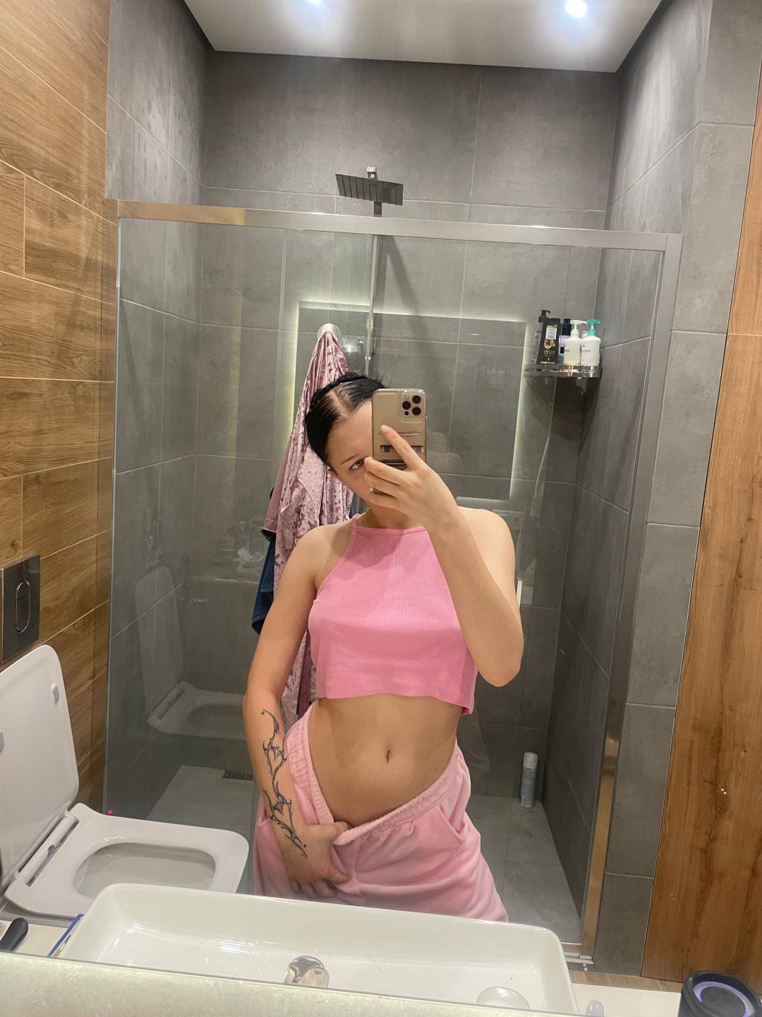 Image of cam model AmaiRin from XloveCam