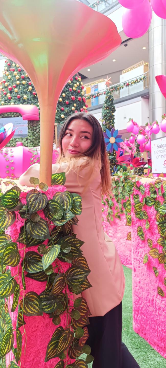 Image of cam model SeleneAna from XloveCam