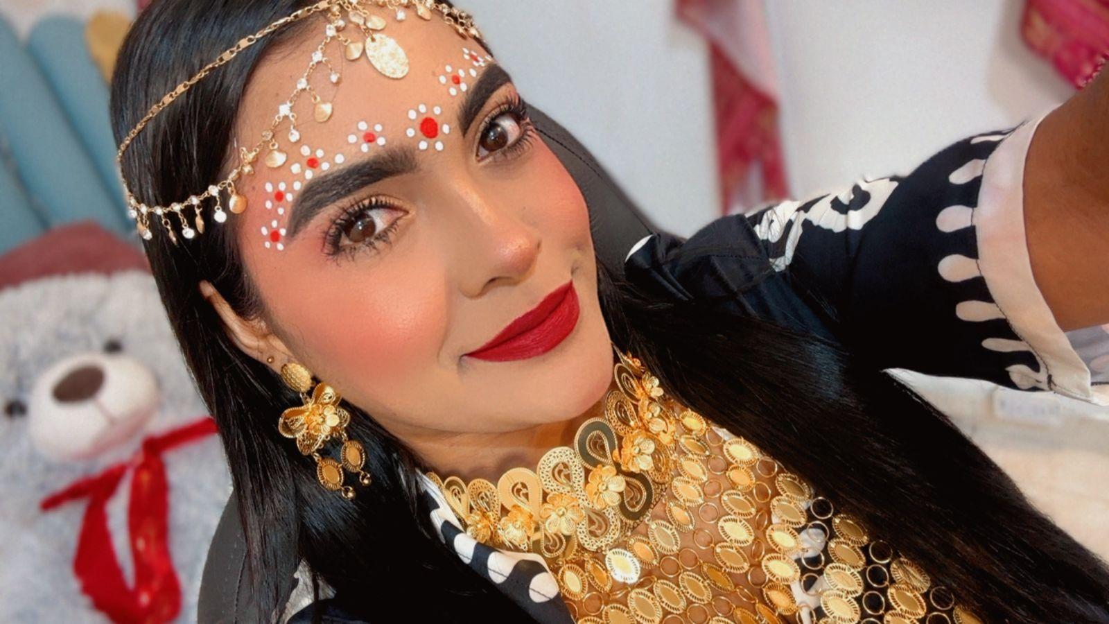 Image of cam model lakshmIrani from XloveCam