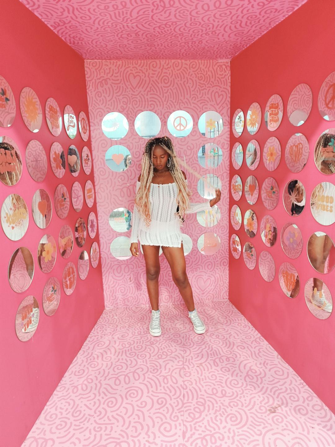 Image of cam model MiaMonett from XloveCam