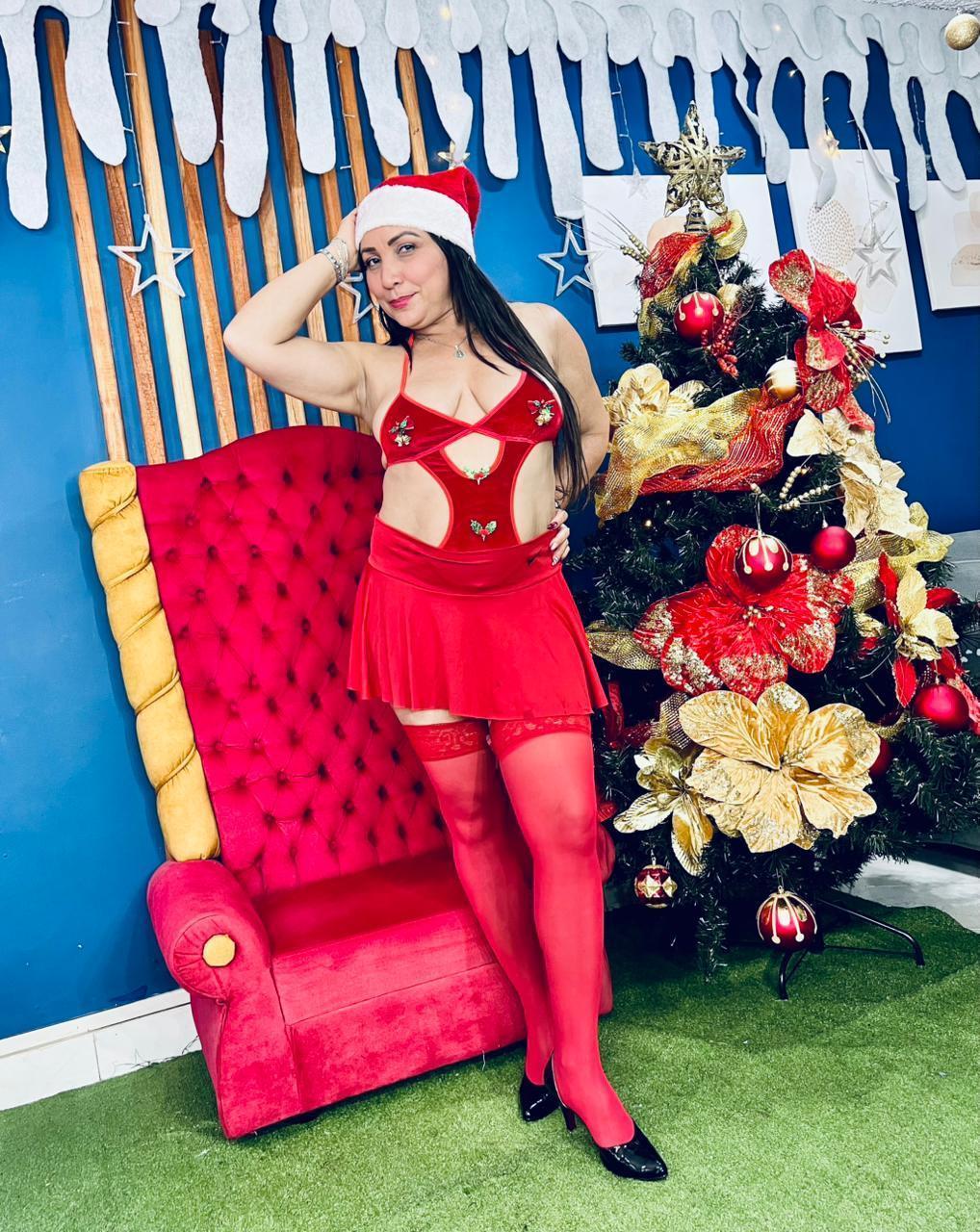 Image of cam model JulianeMature from XloveCam