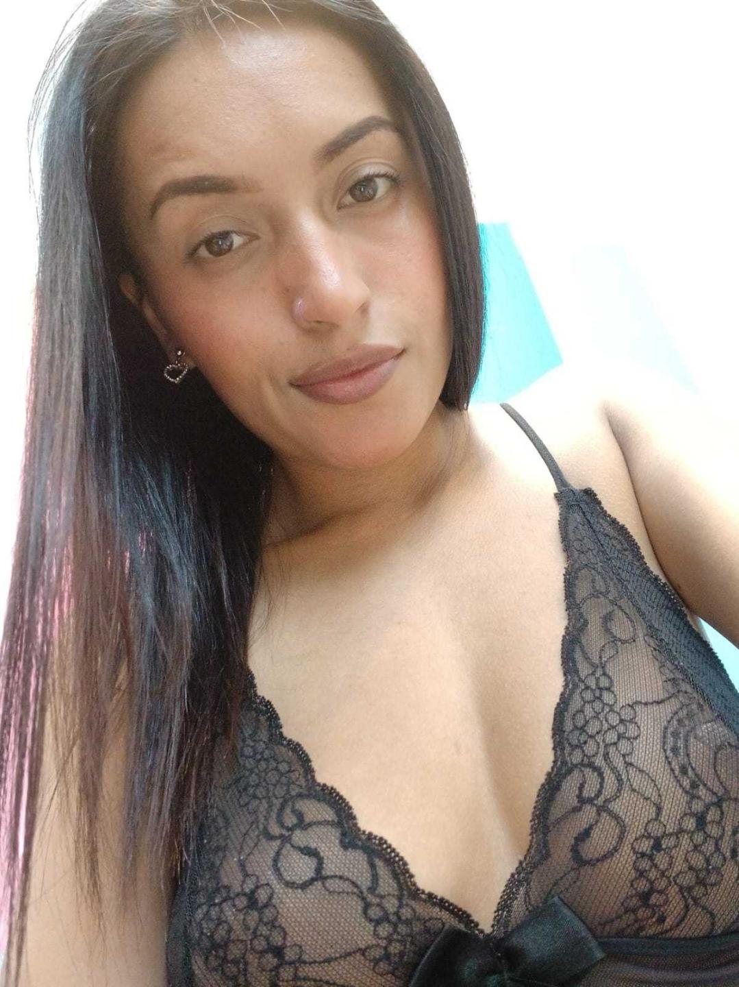 Image of cam model NicolleGlory from XloveCam