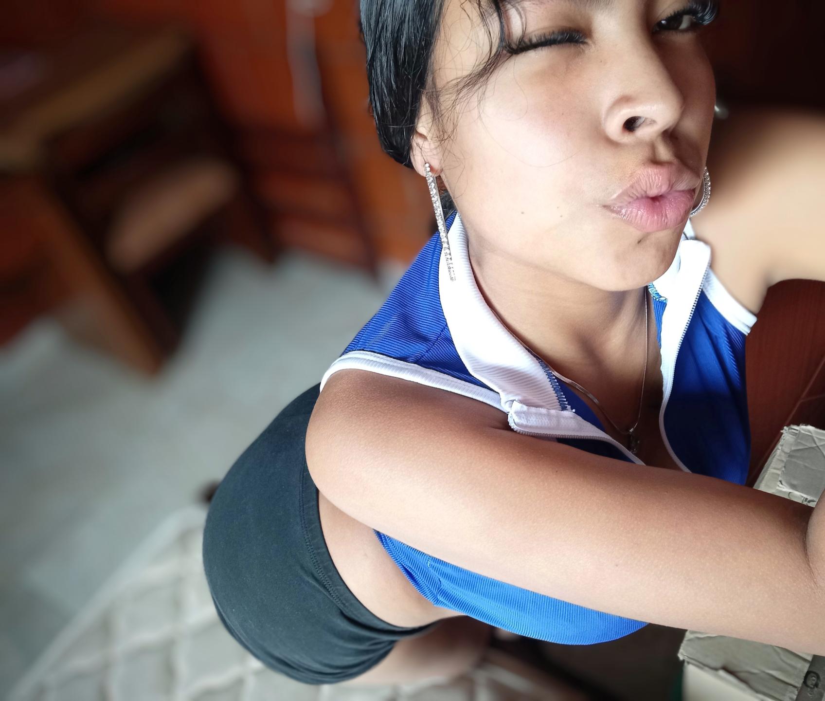 Image of cam model SashaLia from XloveCam