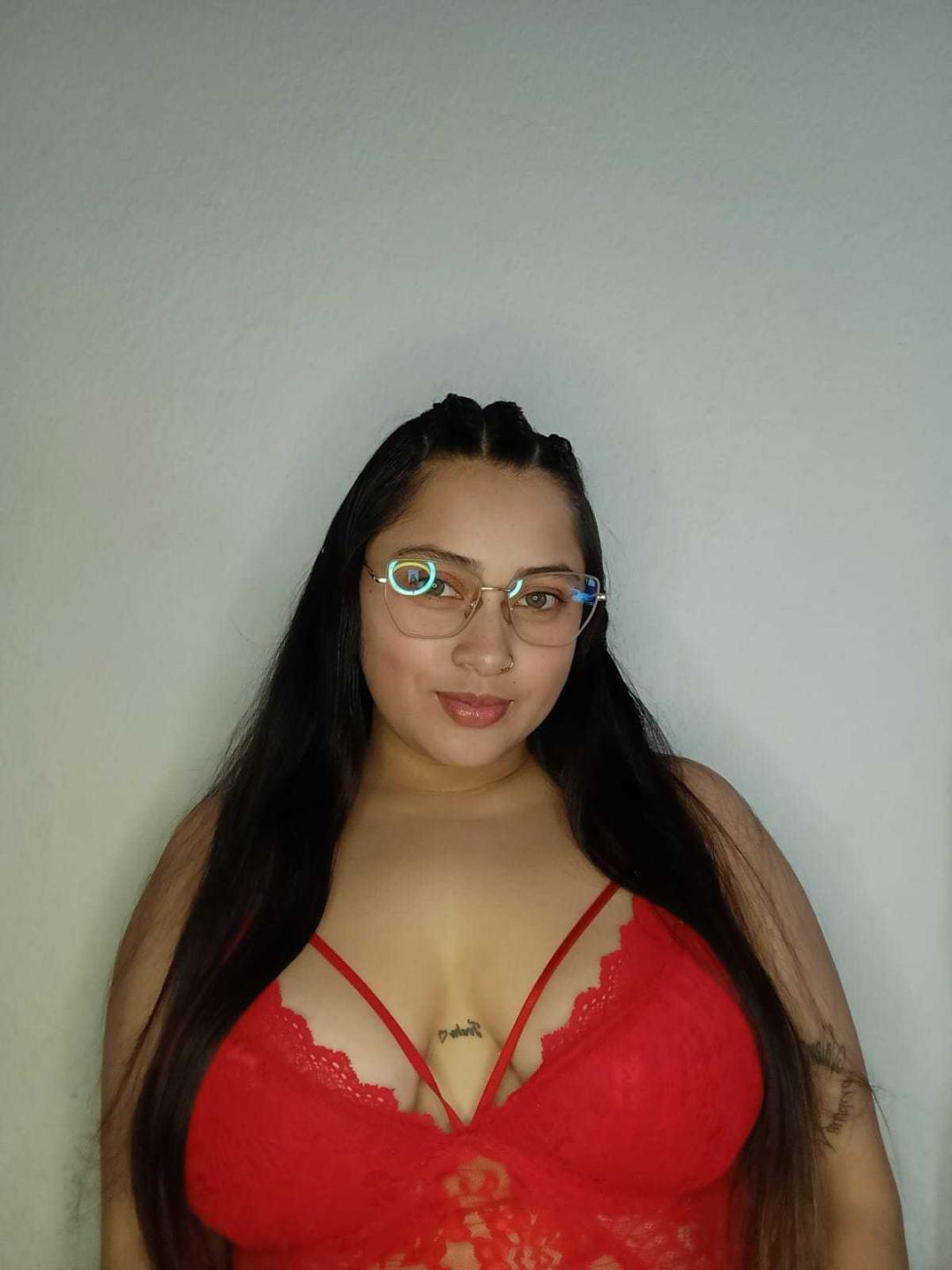 Image of cam model HannaSkyler from XloveCam