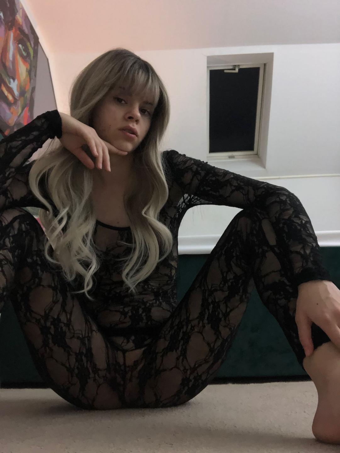 Image of cam model MiaSofiee from XloveCam