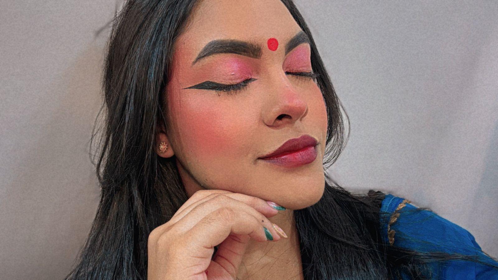 Image of cam model lakshmIrani from XloveCam