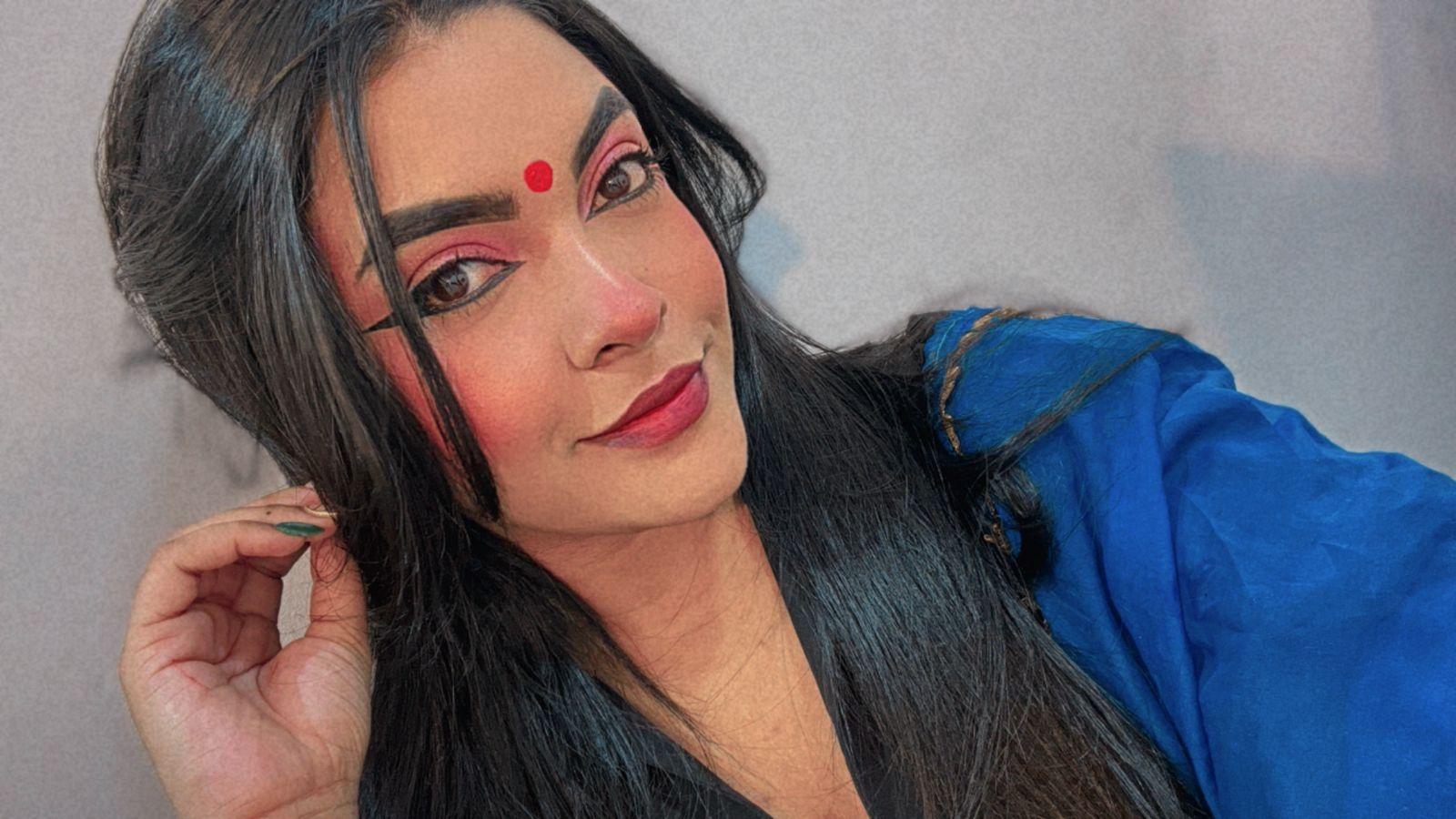 Image of cam model lakshmIrani from XloveCam