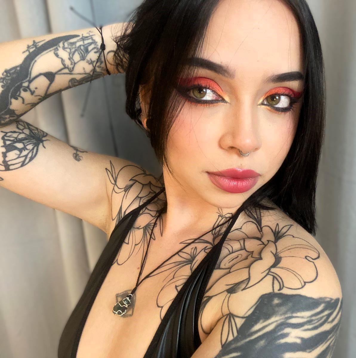 Image of cam model NaiaWhisper from XloveCam