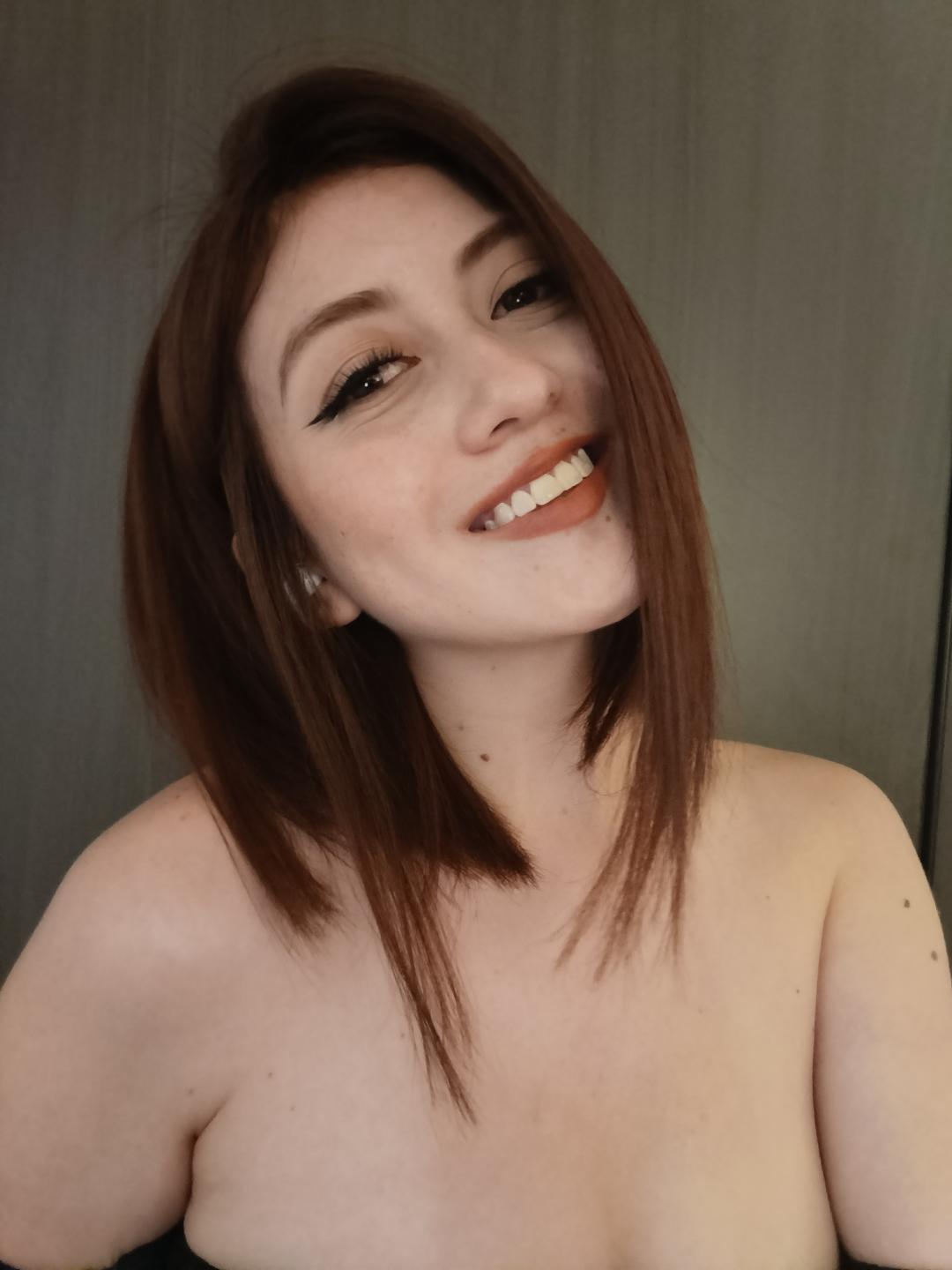 Image of cam model AngelaTorres from XloveCam