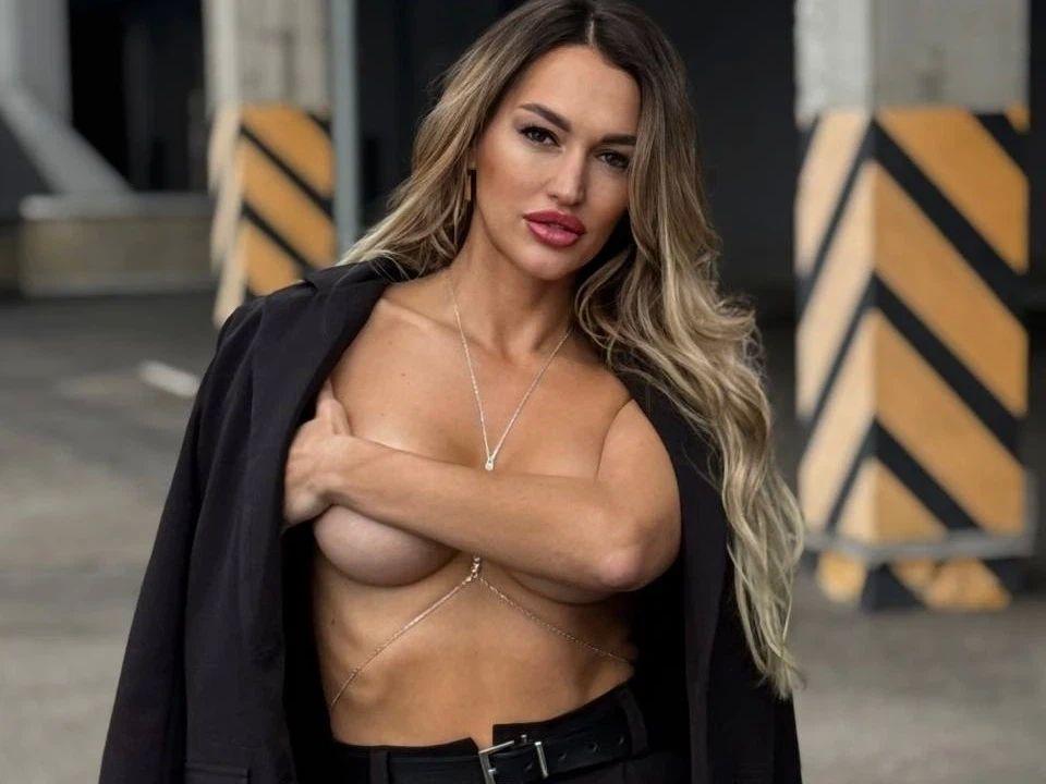 Image of cam model DollKira-hot from XloveCam