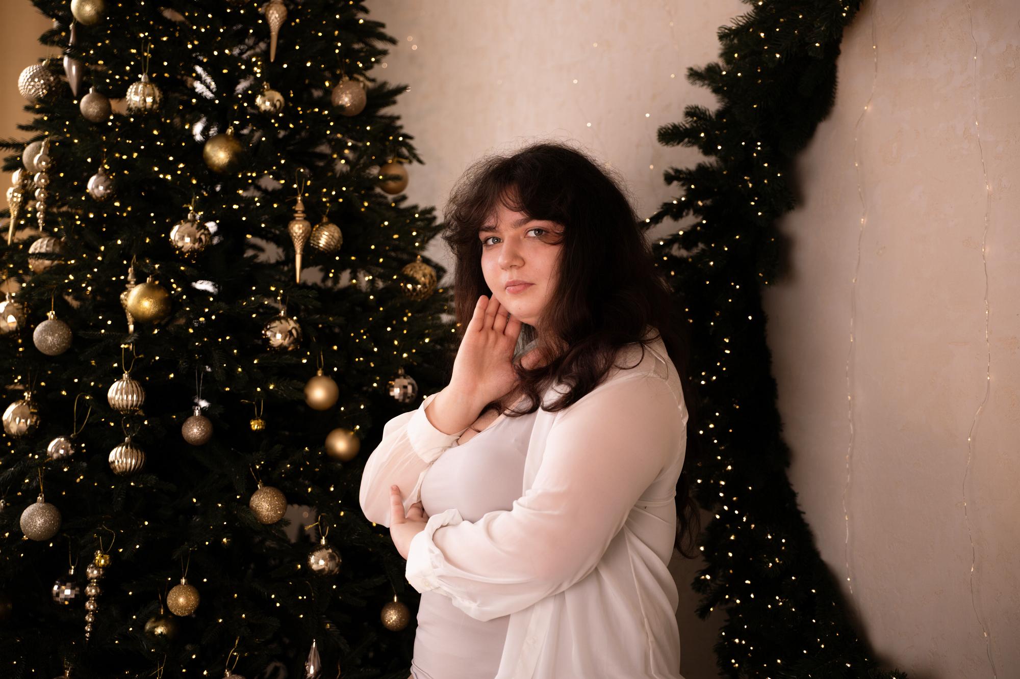 Image of cam model NeonilaLisova from XloveCam