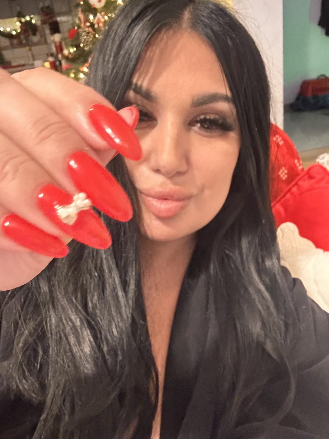 Image of cam model IsaRosa from XloveCam