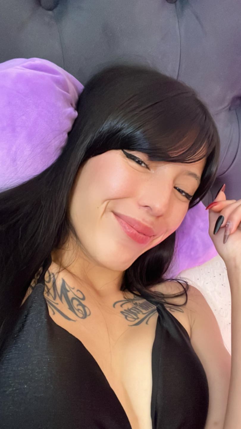 Image of cam model AizenMyoo from XloveCam