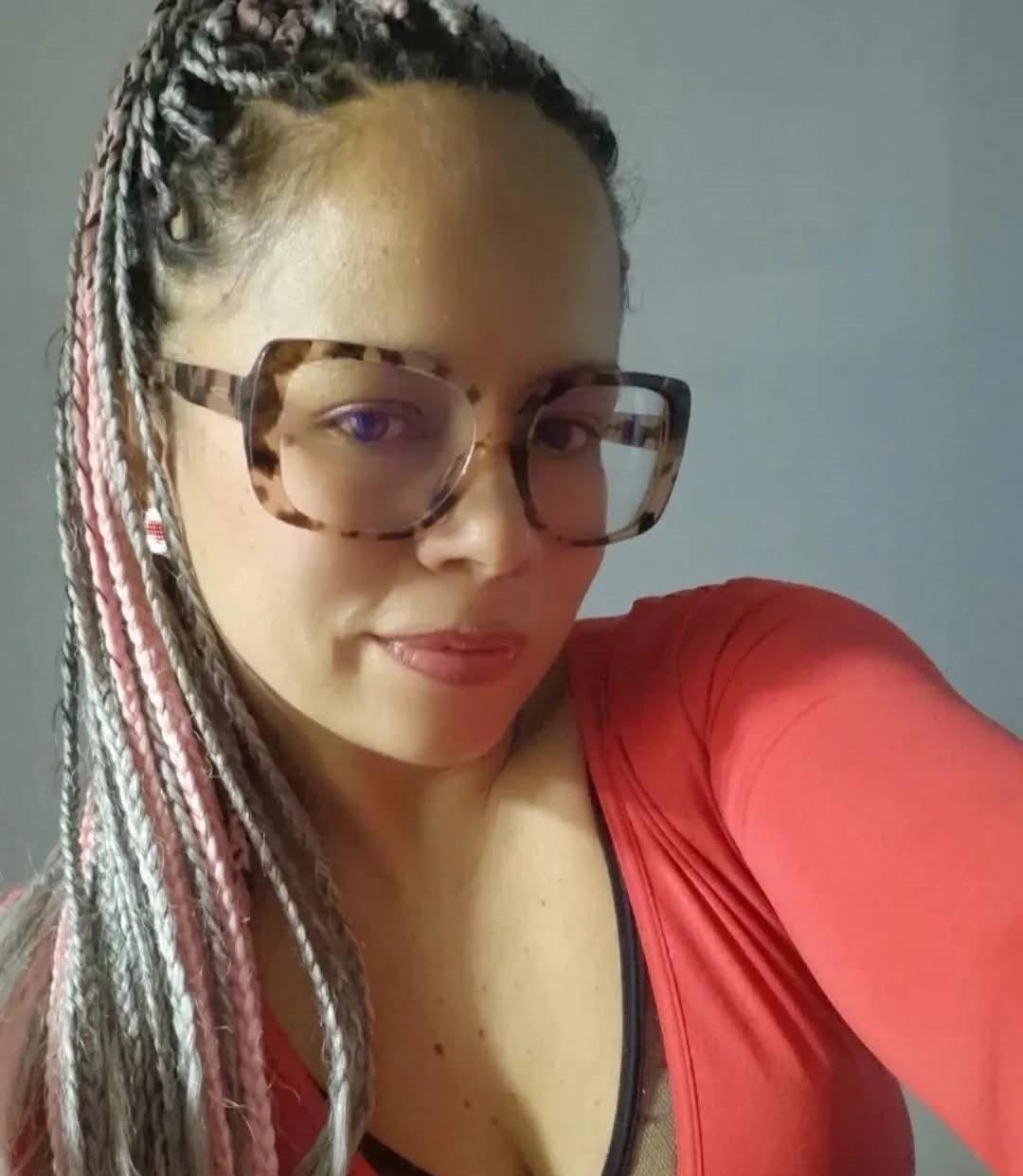 Image of cam model ElennaCruz from XloveCam