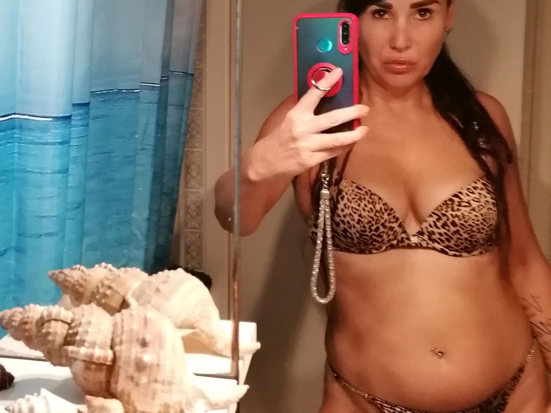 Image of cam model VictoriaFoxx-hot from XloveCam