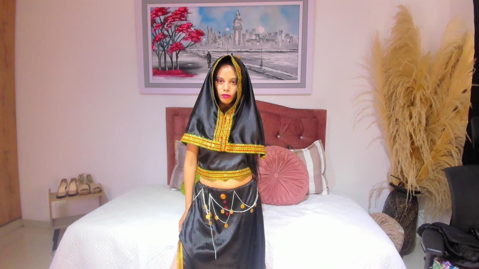 Image of cam model SalmaDarwish from XloveCam