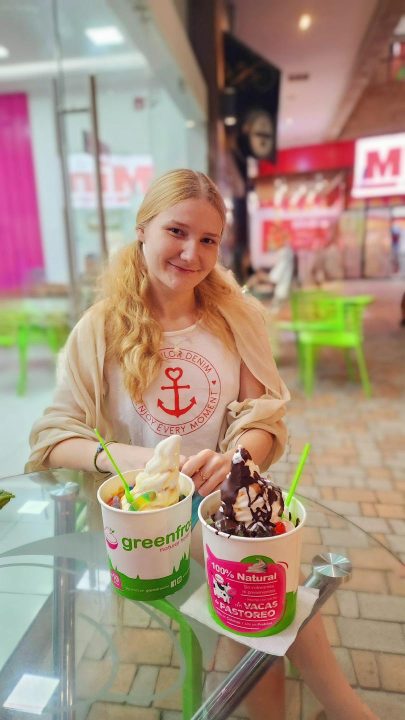 Image of cam model VanessaNorris from XloveCam