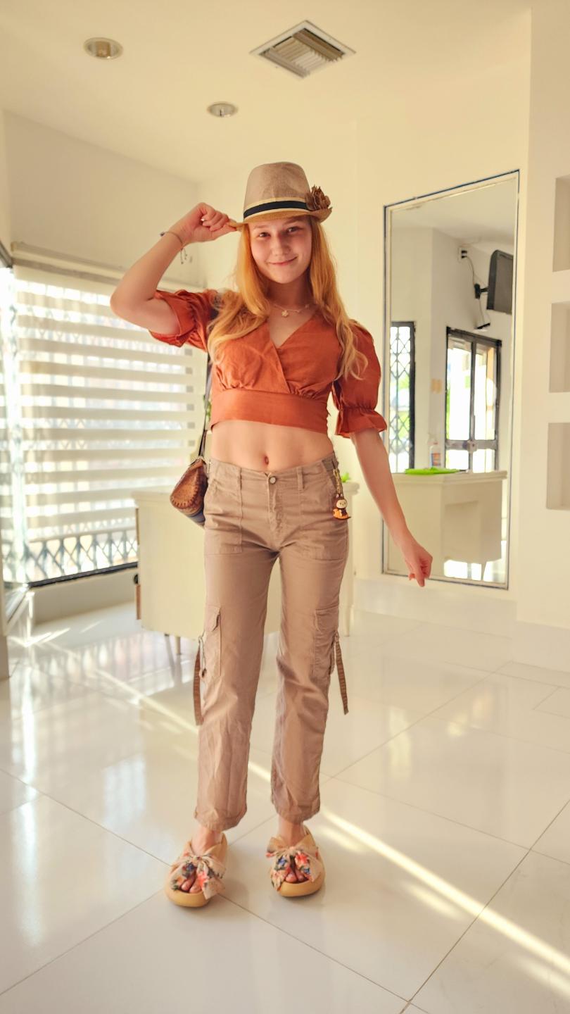 Image of cam model VanessaNorris from XloveCam