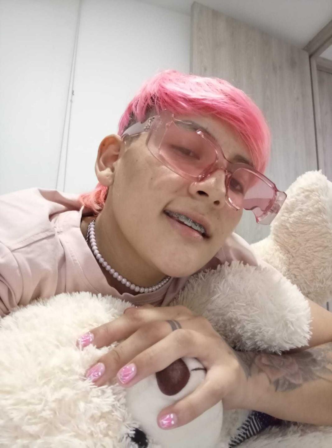 Image of cam model HadeDanny from XloveCam