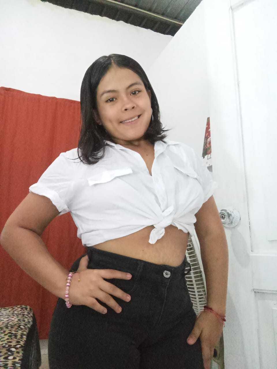 Image of cam model SarayEpezz from XloveCam