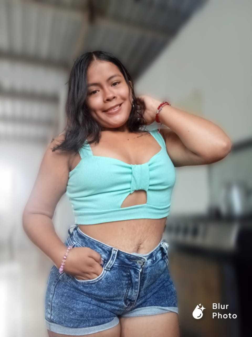 Image of cam model SarayEpezz from XloveCam