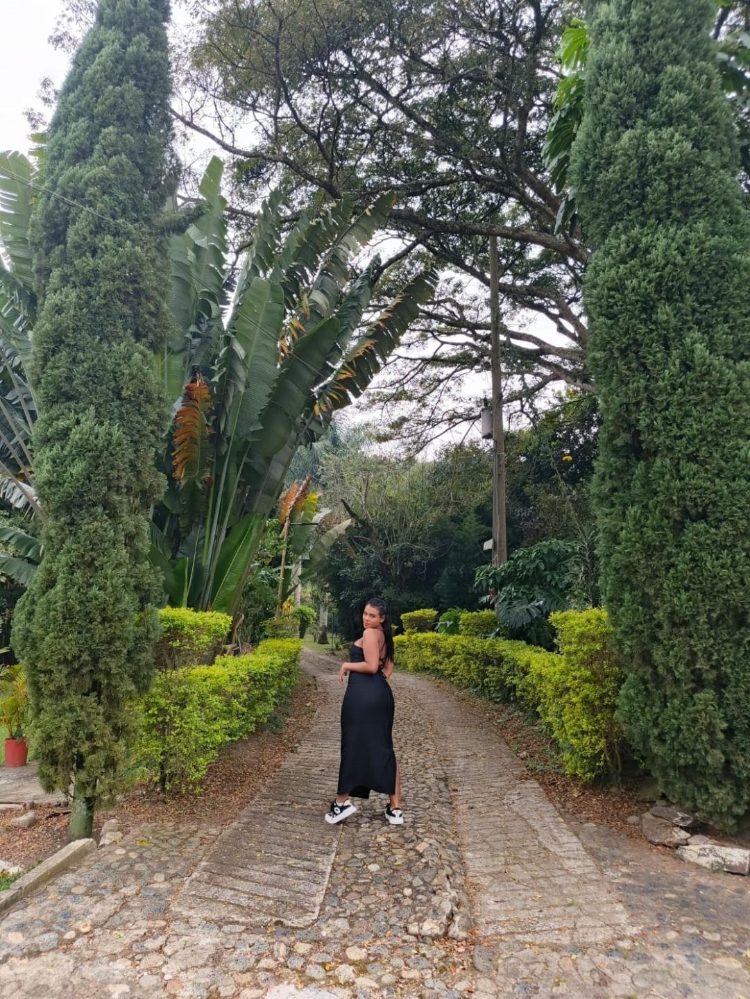 Image of cam model LissReyess from XloveCam