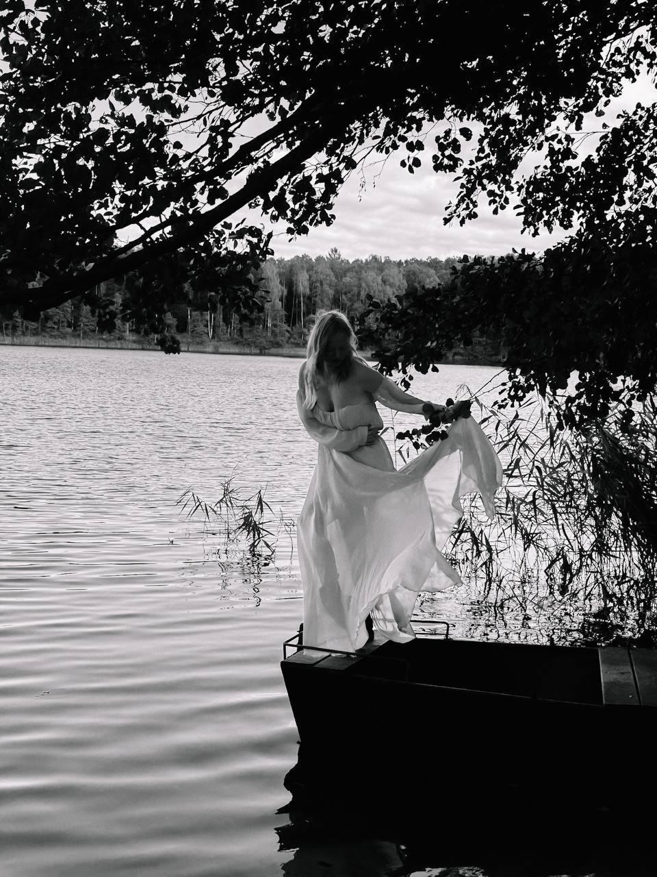 Image of cam model CrystalHope from XloveCam