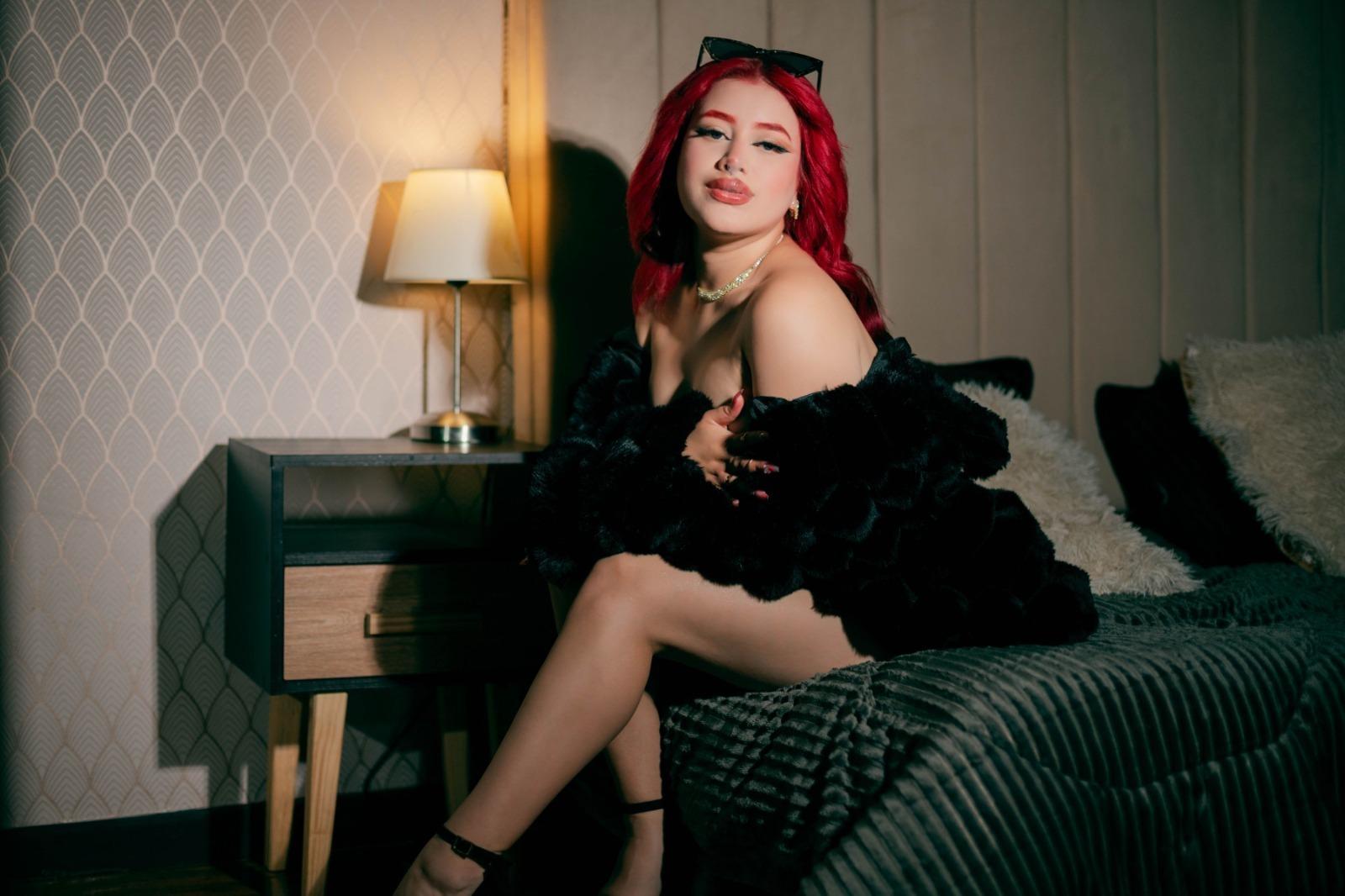 Image of cam model JulietaSmit from XloveCam