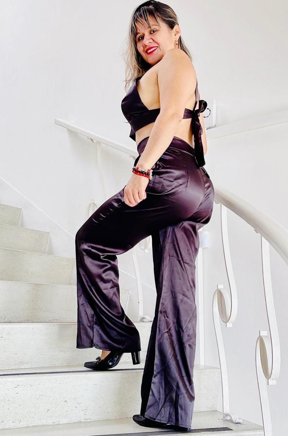 Image of cam model SophySheikh from XloveCam