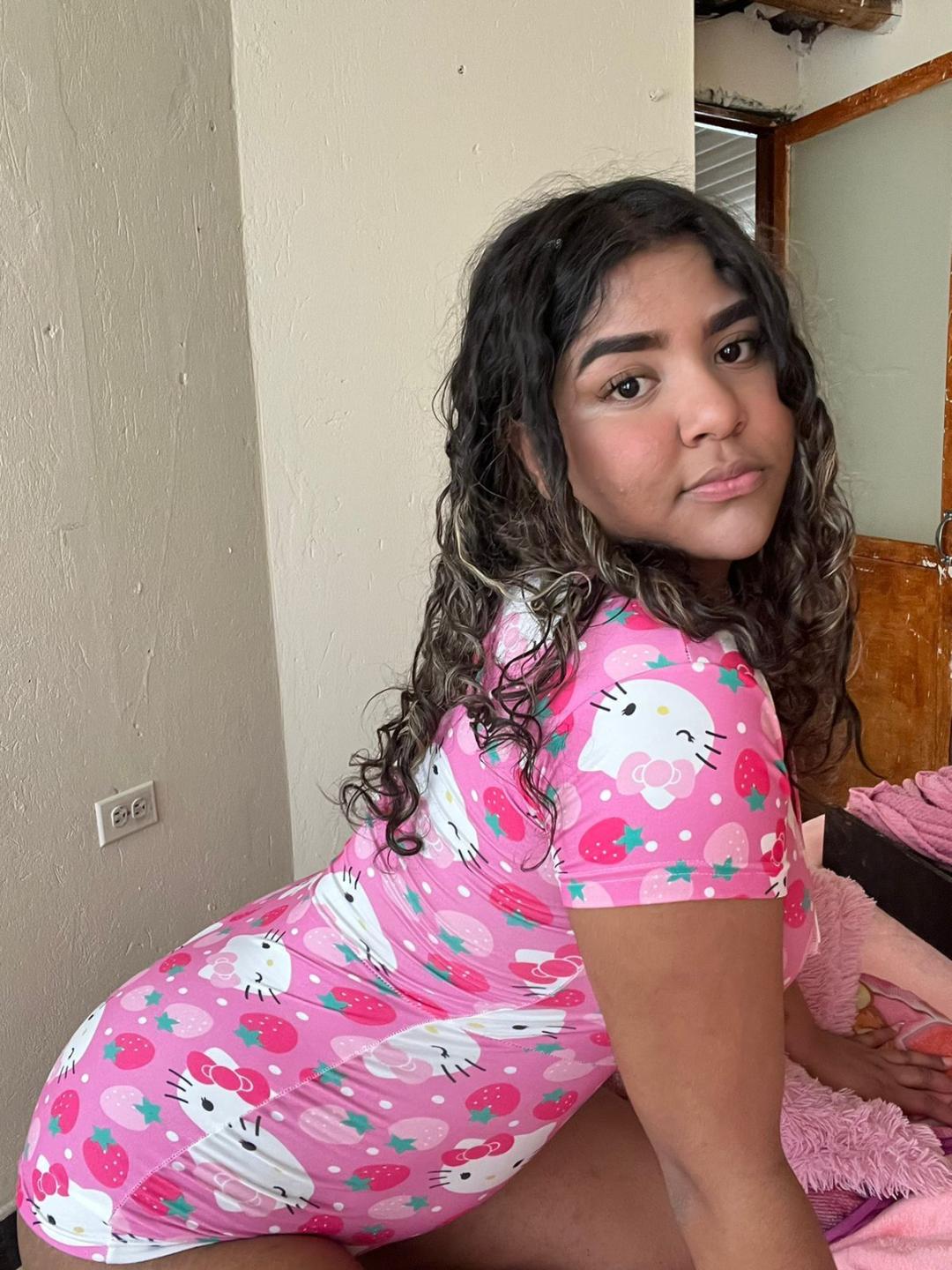 Image of cam model LolaSmmith from XloveCam