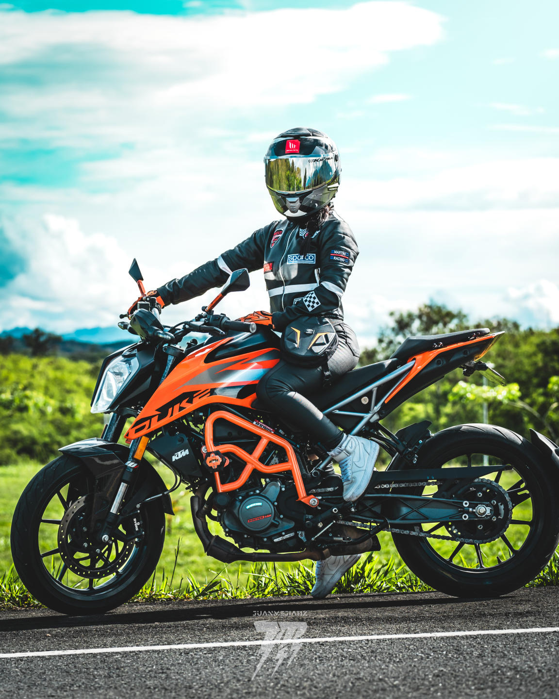 Image of cam model KimmyK from XloveCam