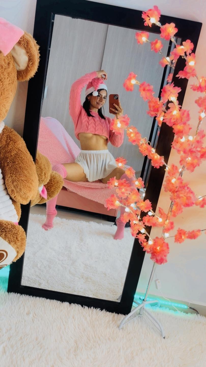 Image of cam model KimmyK from XloveCam