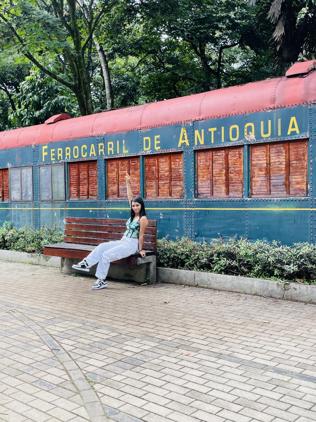 Image of cam model KimmyK from XloveCam