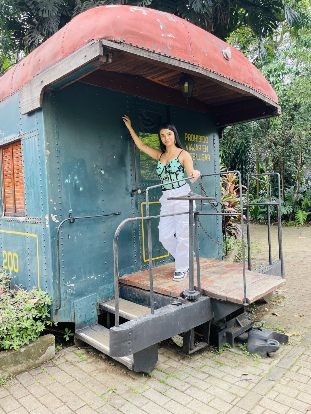 Image of cam model KimmyK from XloveCam