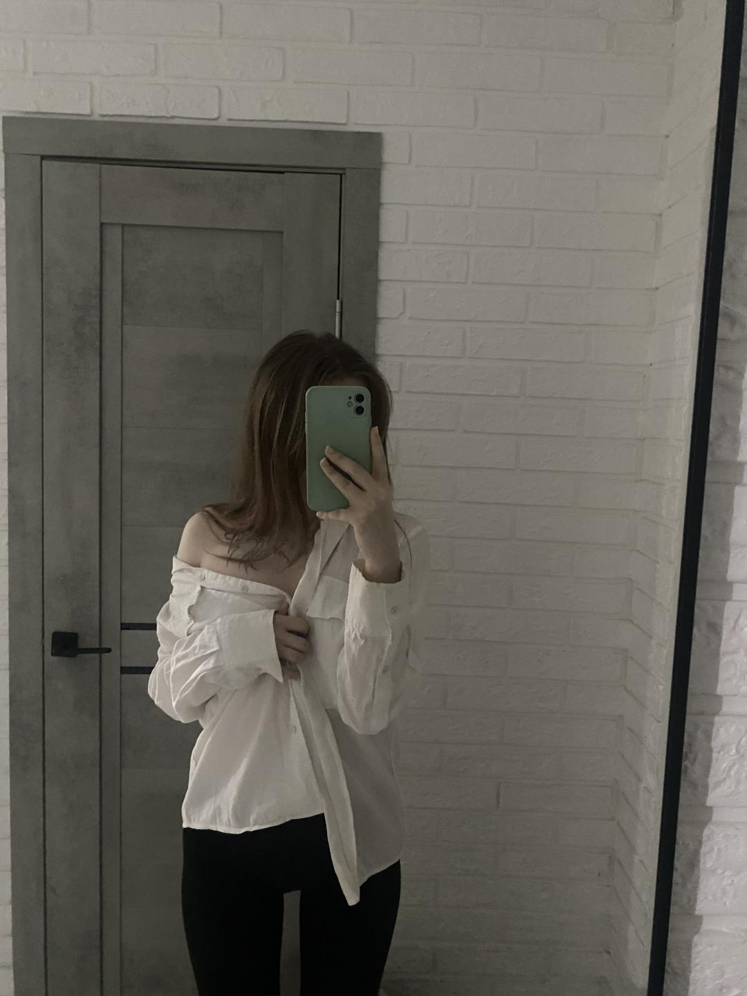 Image of cam model KirstieDevost from XloveCam