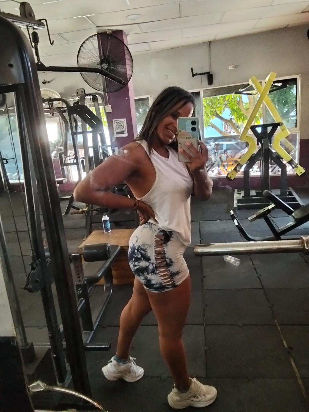 Image of cam model AmberFot from XloveCam