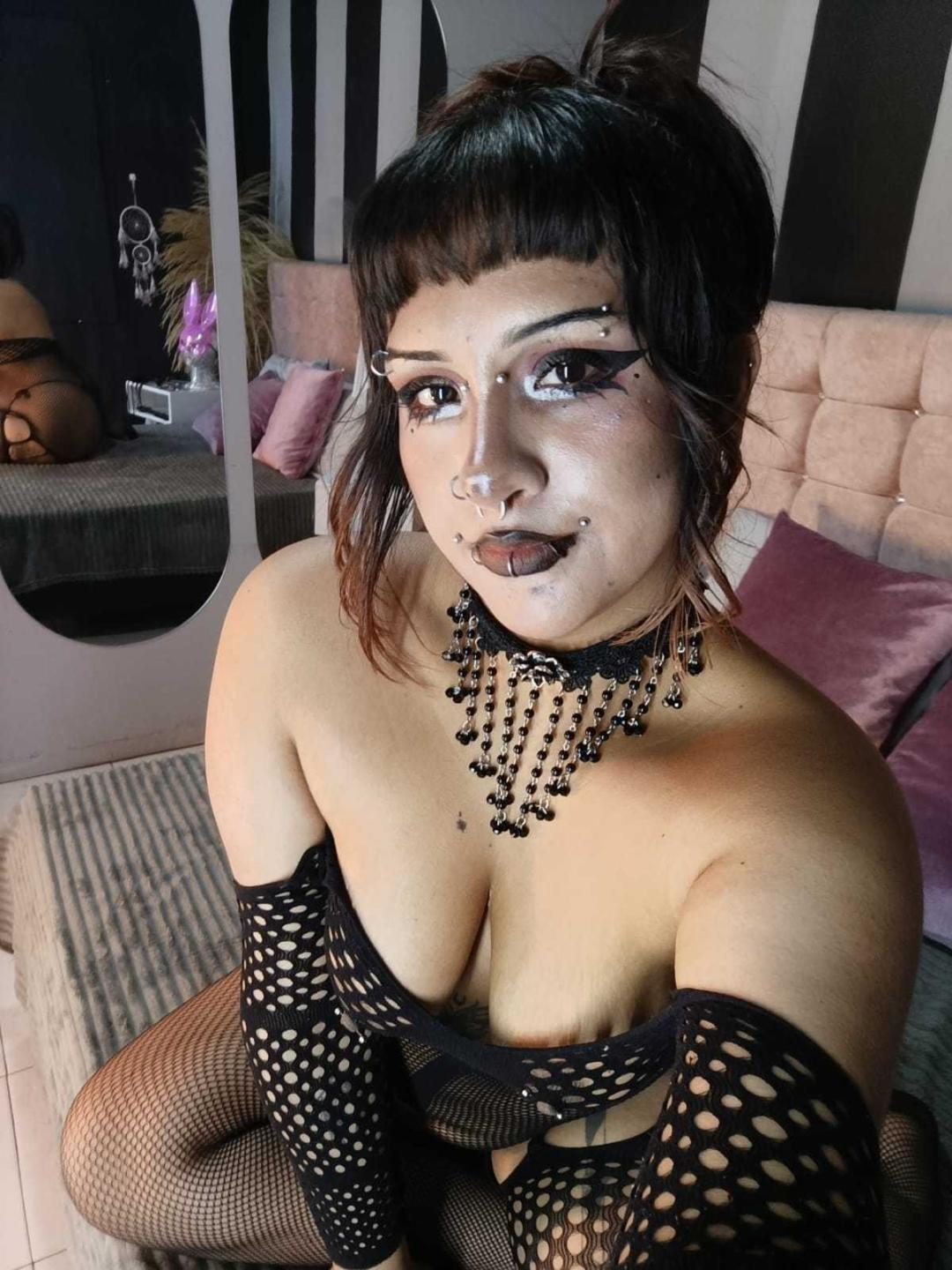 Image of cam model DanniLuke from XloveCam