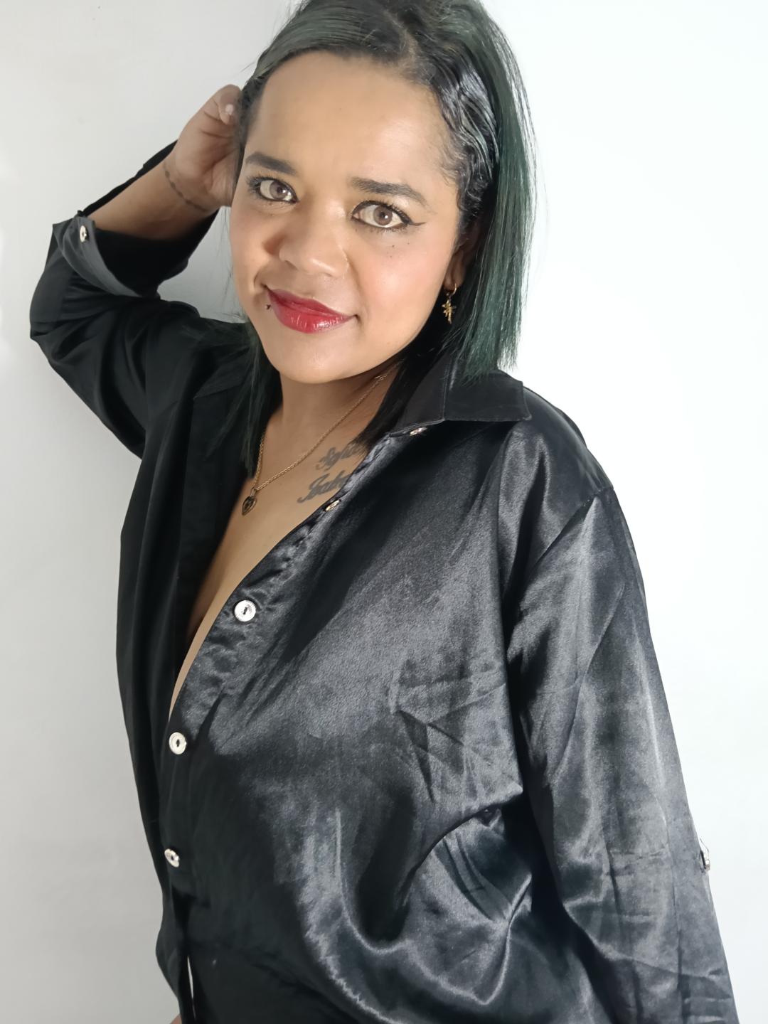 Image of cam model SamantaLevis from XloveCam