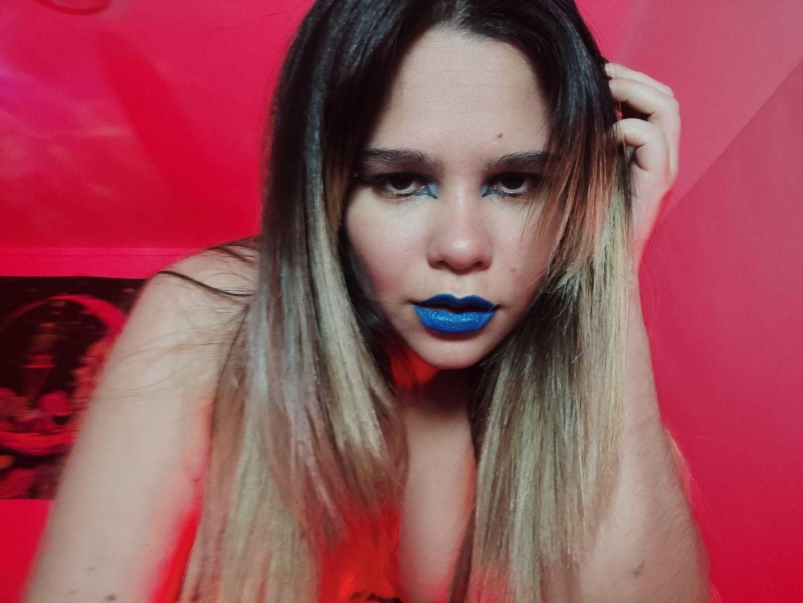 Image of cam model AshGraven from XloveCam