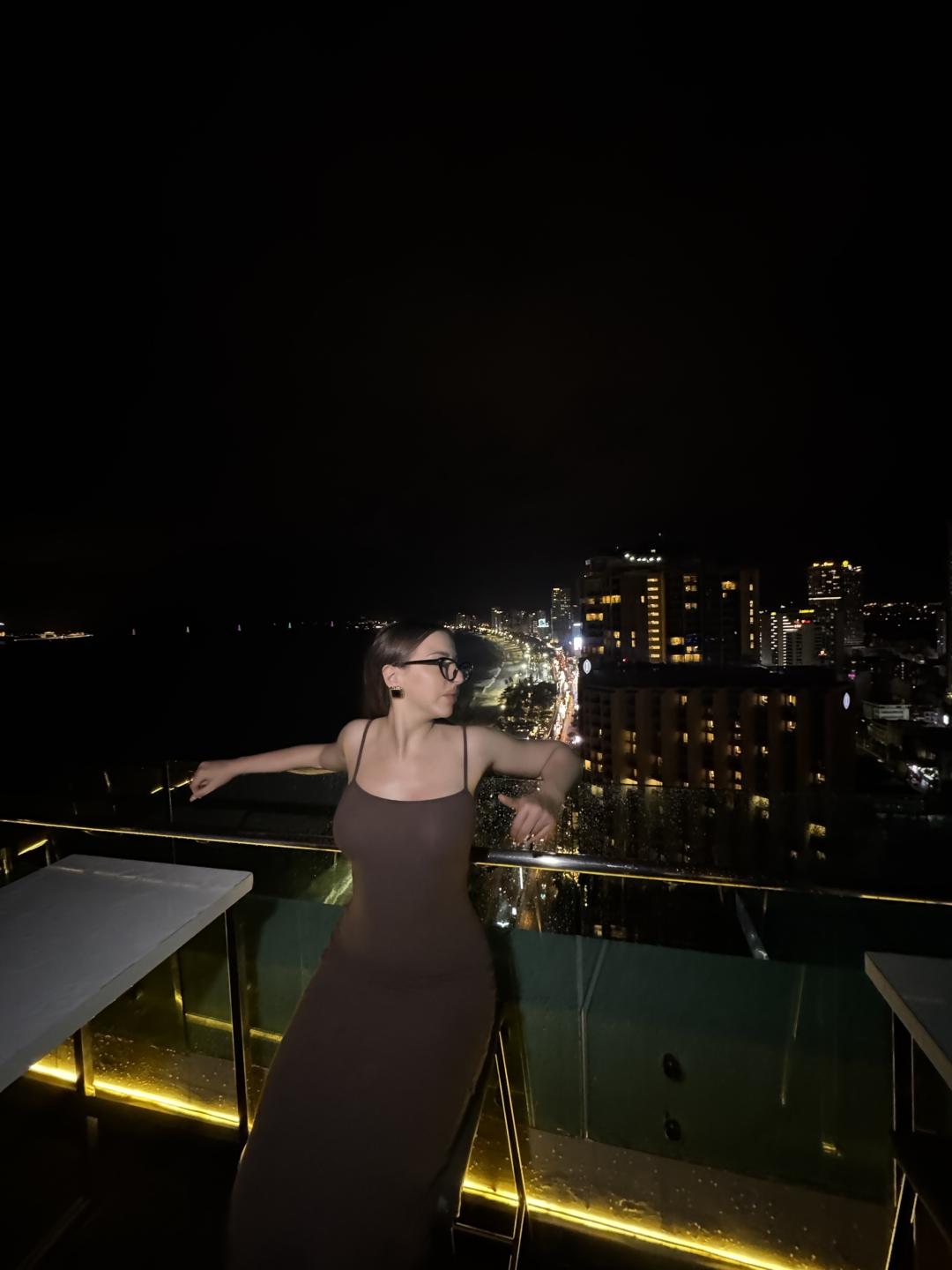 Image of cam model Kitkata from XloveCam