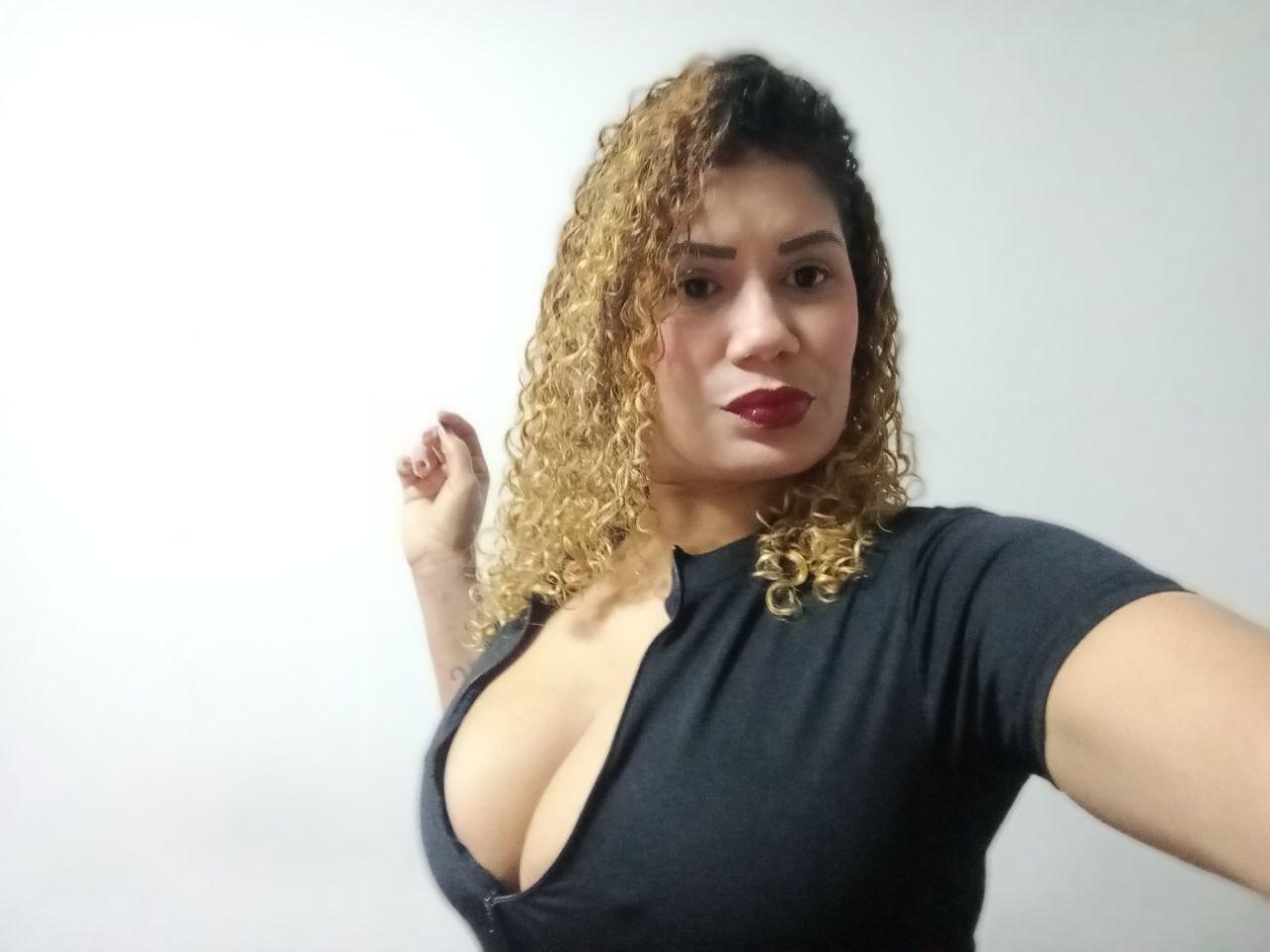 Image of cam model ZoeWeber (AntonellaStore) from XloveCam