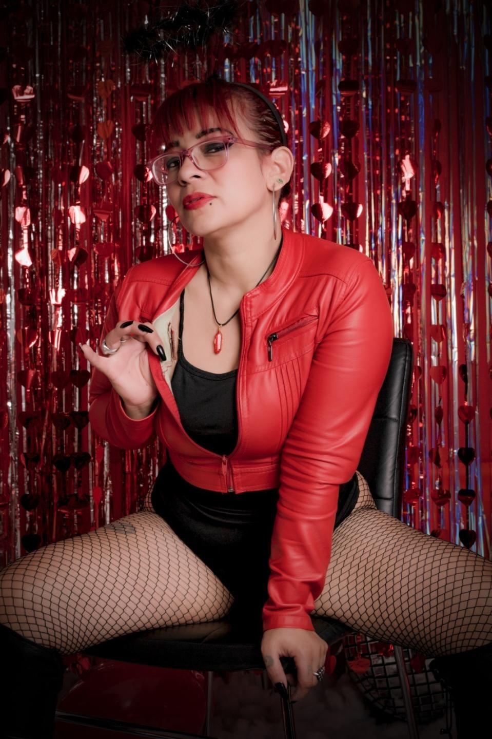 Image of cam model MissMirandaa from XloveCam