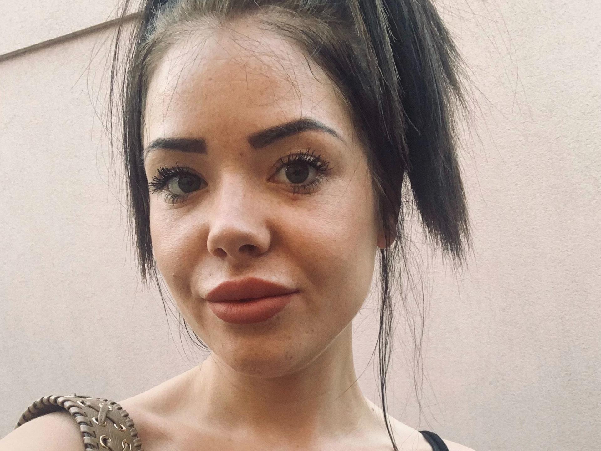 Image of cam model NicoleKatze-hot from XloveCam